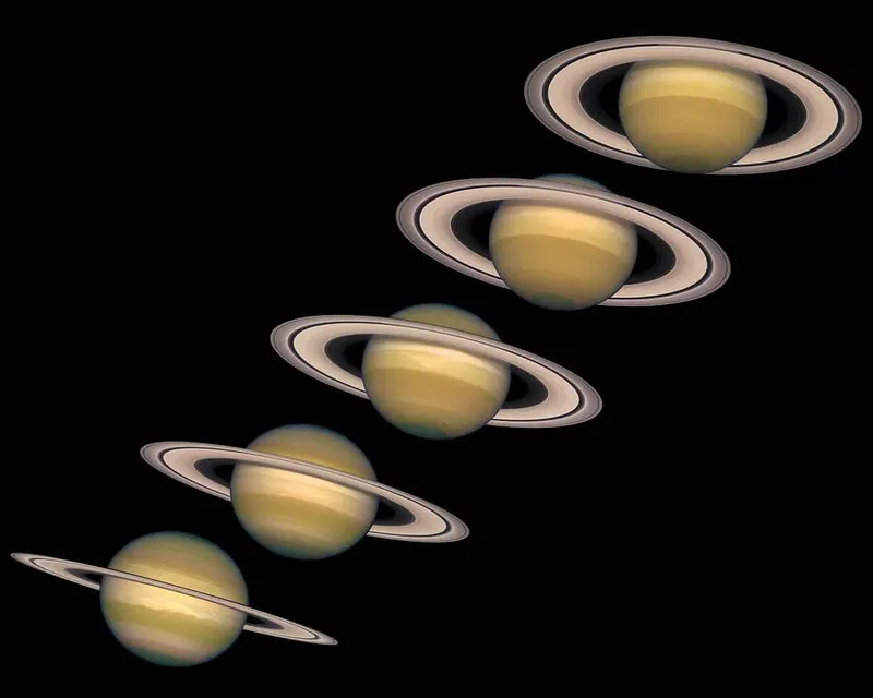 Différentes inclinaisons des anneaux de Saturne